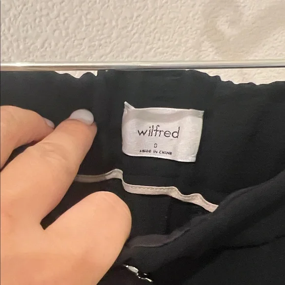 Aritzia Wilfred Effortless Black Pants - Picture 3 of 4